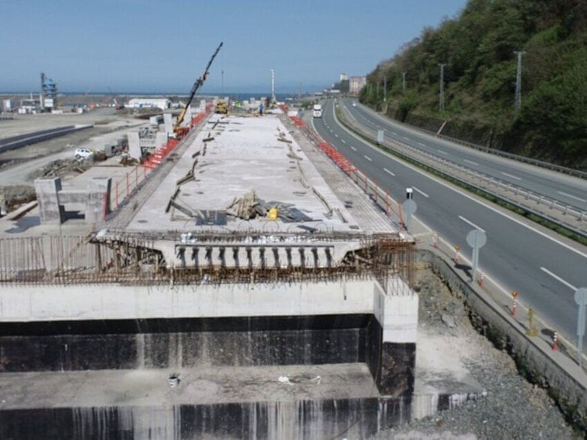 Accelerated Bridge Design: The Rize-Artvin Airport Bridge