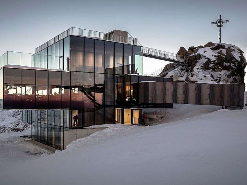 Building on permafrost: Masterpieces of Alpine architecture